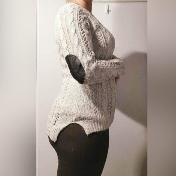 Pink Rose Equestrian style Loose Knit Patch Sweater- Size Small - Picture 8 of 14